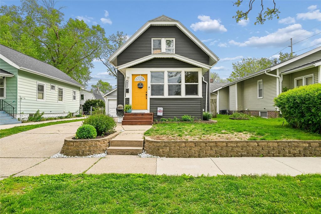 921 H Avenue NW, Cedar Rapids, IA 52405