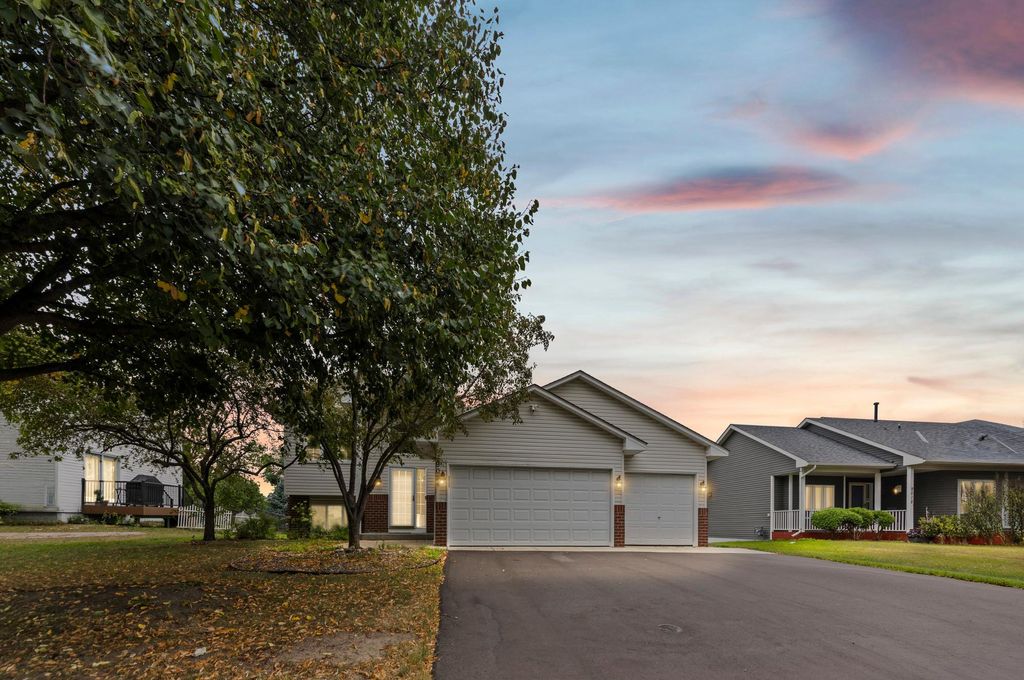 9024 Nevada Avenue N, Brooklyn Park, MN 55445 — exterior