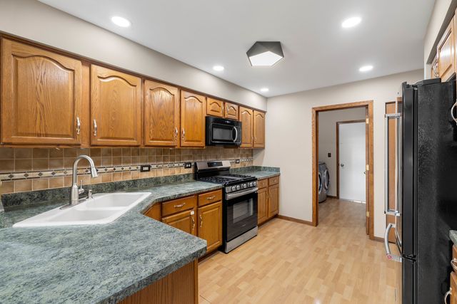 7811 Bristol Park Drive, Tinley Park, IL 60477