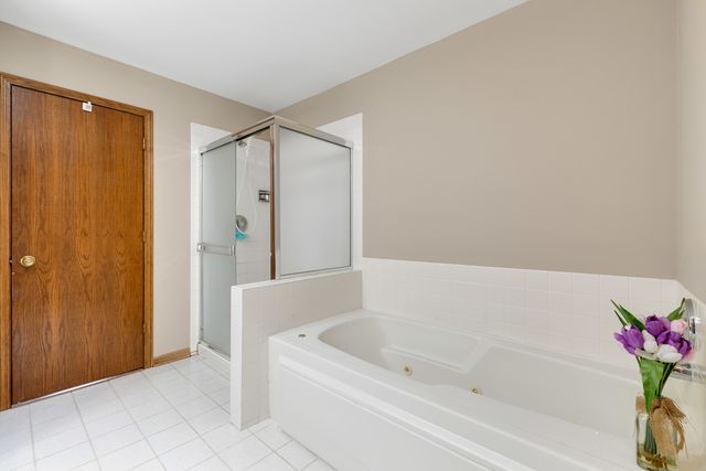 7811 Bristol Park Drive, Tinley Park, IL 60477