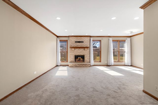 7811 Bristol Park Drive, Tinley Park, IL 60477