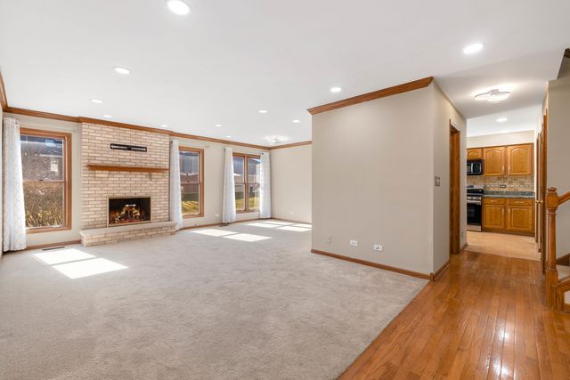 7811 Bristol Park Drive, Tinley Park, IL 60477