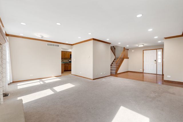 7811 Bristol Park Drive, Tinley Park, IL 60477