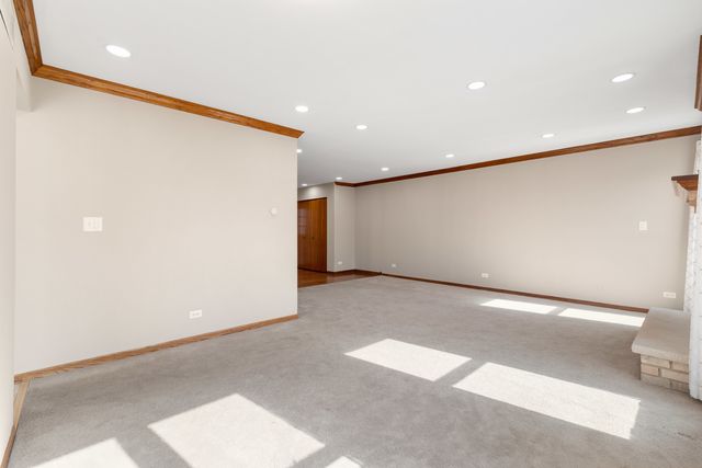 7811 Bristol Park Drive, Tinley Park, IL 60477