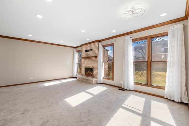 7811 Bristol Park Drive, Tinley Park, IL 60477