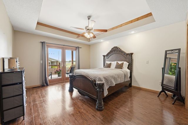 201 N Tanner Trail Ct, Valley Center, KS 67147