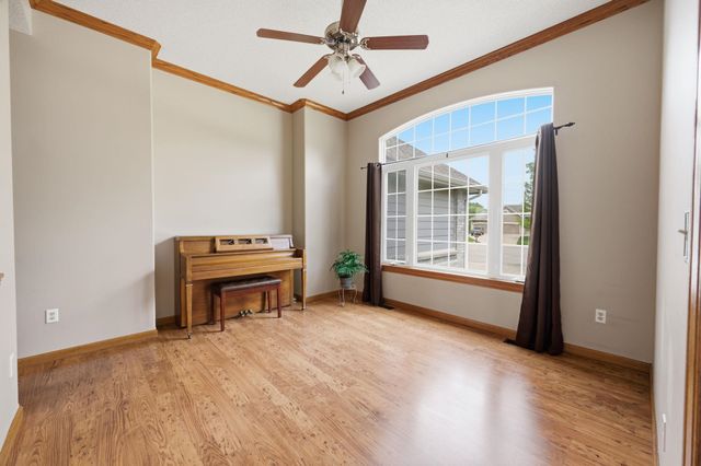 201 N Tanner Trail Ct, Valley Center, KS 67147