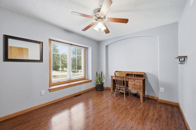 201 N Tanner Trail Ct, Valley Center, KS 67147