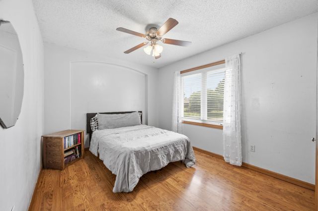 201 N Tanner Trail Ct, Valley Center, KS 67147