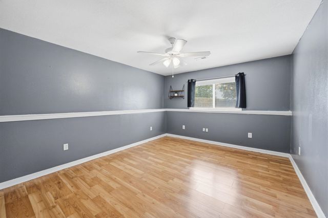 201 N Tanner Trail Ct, Valley Center, KS 67147