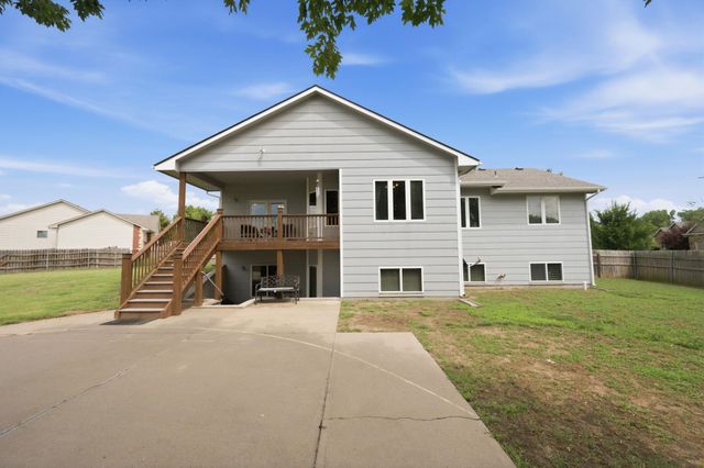 201 N Tanner Trail Ct, Valley Center, KS 67147