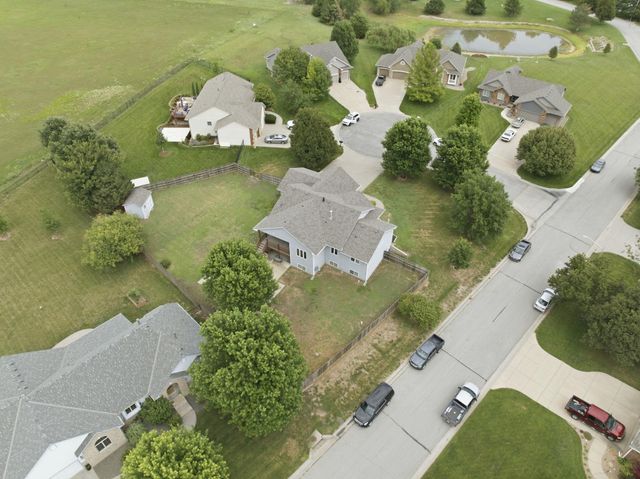 201 N Tanner Trail Ct, Valley Center, KS 67147