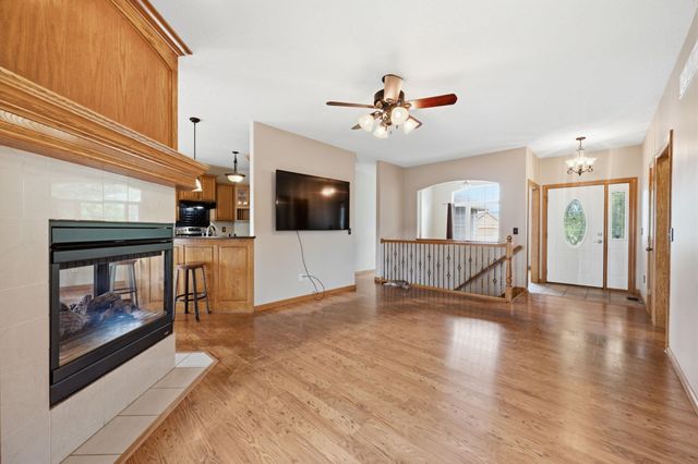 201 N Tanner Trail Ct, Valley Center, KS 67147