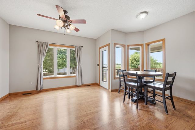 201 N Tanner Trail Ct, Valley Center, KS 67147