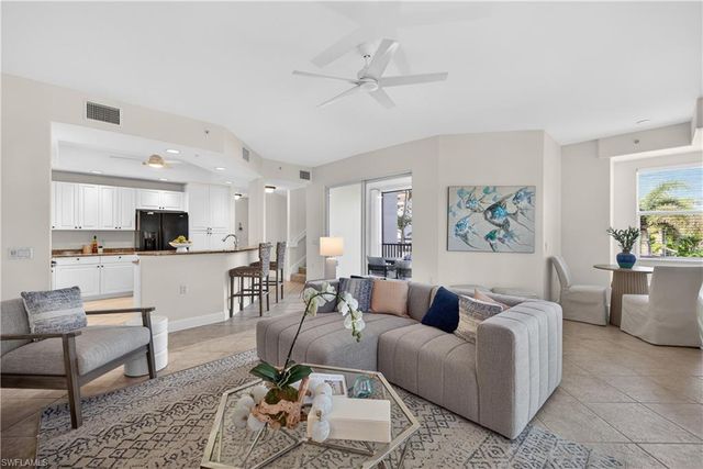 552 11th AVE S 4, Naples, FL 34102