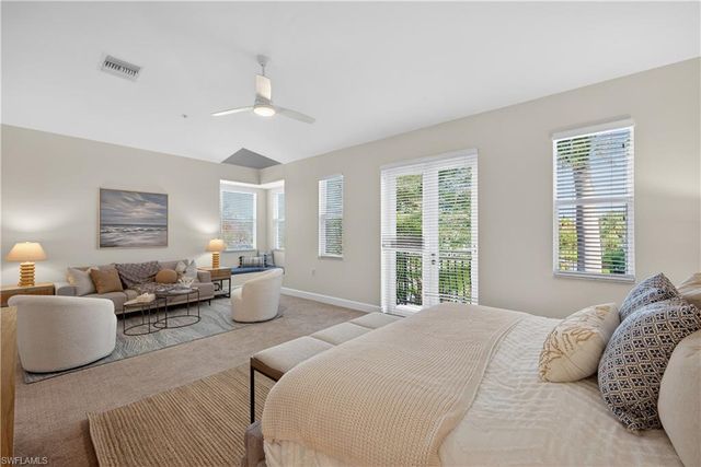 552 11th AVE S 4, Naples, FL 34102