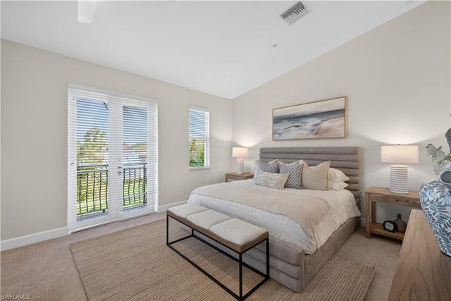 552 11th AVE S 4, Naples, FL 34102