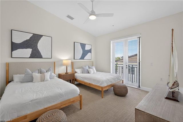 552 11th AVE S 4, Naples, FL 34102