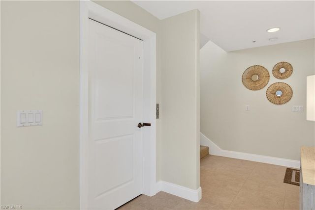 552 11th AVE S 4, Naples, FL 34102