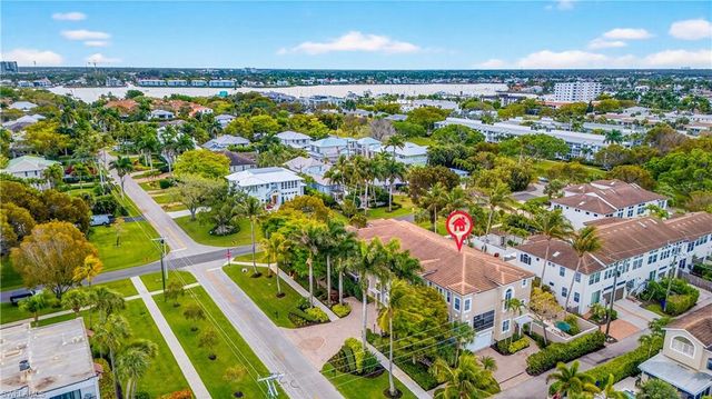 552 11th AVE S 4, Naples, FL 34102