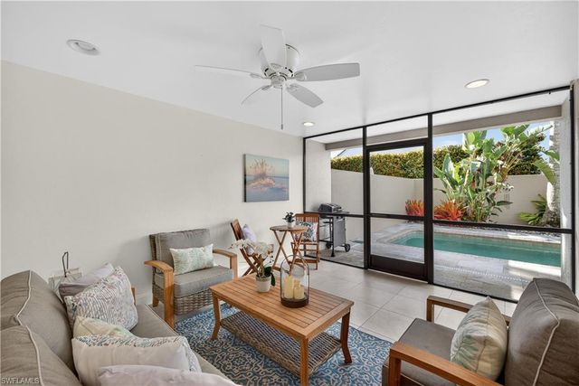 552 11th AVE S 4, Naples, FL 34102