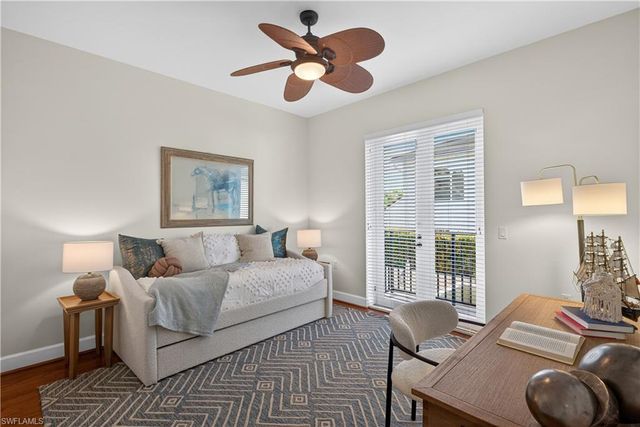 552 11th AVE S 4, Naples, FL 34102