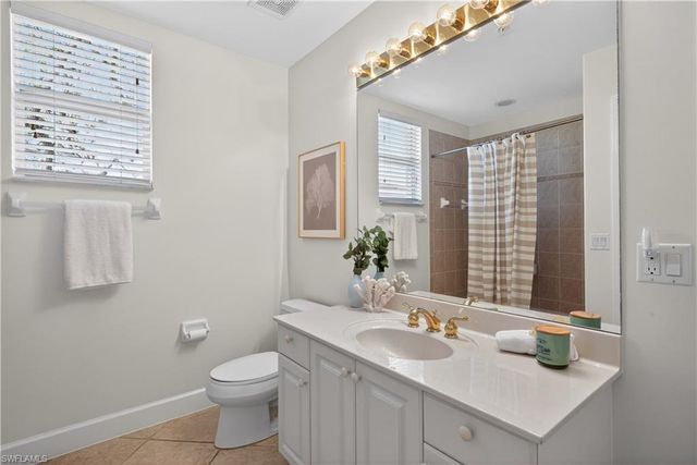 552 11th AVE S 4, Naples, FL 34102