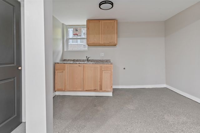 6731 S May Street, Chicago, IL 60621