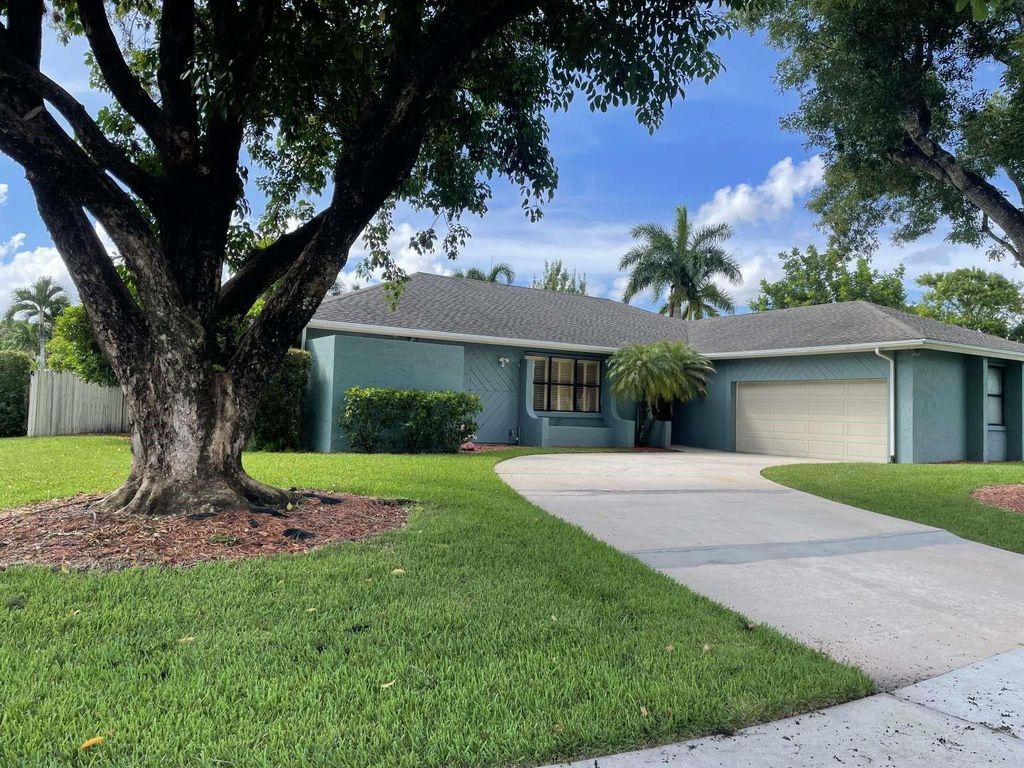 1747 The 12th Fairway, Wellington, FL 33414