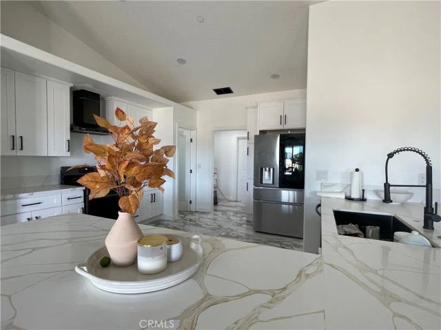 11375 4th, Hesperia, CA 92345