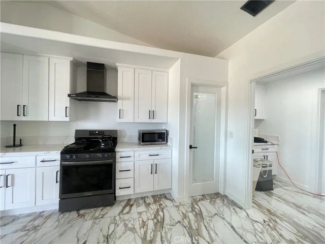 11375 4th, Hesperia, CA 92345