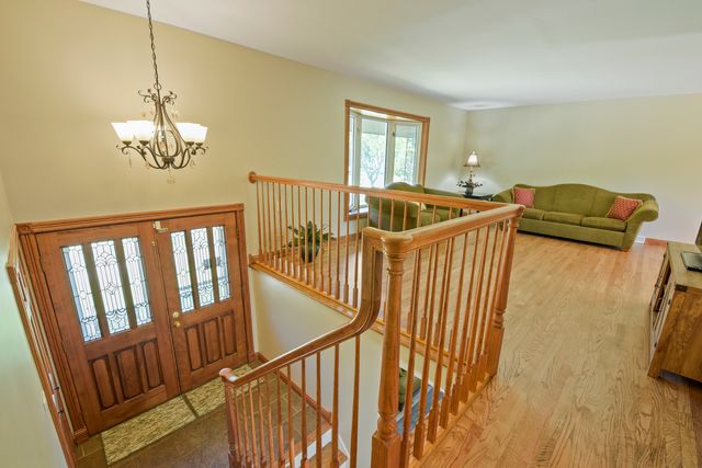 1120 Concord Lane, Hoffman Estates, IL 60192