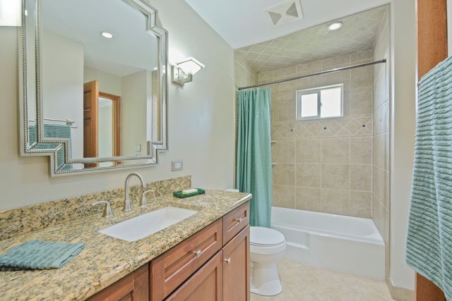 1120 Concord Lane, Hoffman Estates, IL 60192