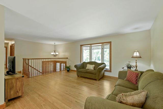 1120 Concord Lane, Hoffman Estates, IL 60192