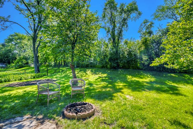 1120 Concord Lane, Hoffman Estates, IL 60192