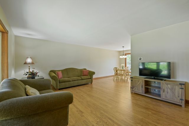 1120 Concord Lane, Hoffman Estates, IL 60192