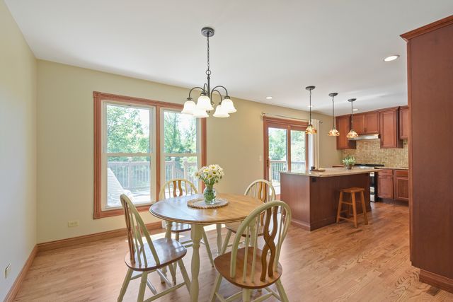 1120 Concord Lane, Hoffman Estates, IL 60192