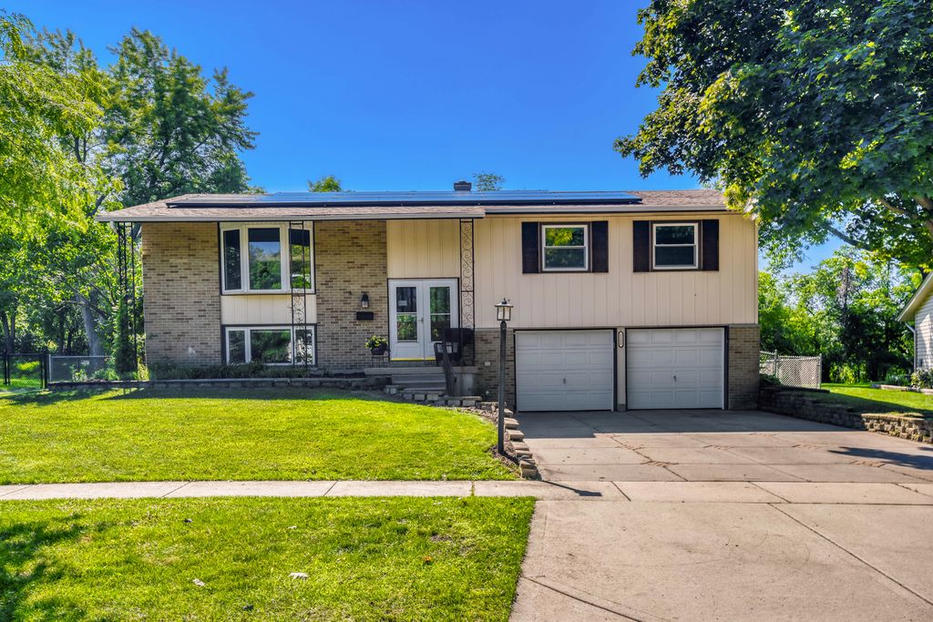 1120 Concord Lane, Hoffman Estates, IL 60192