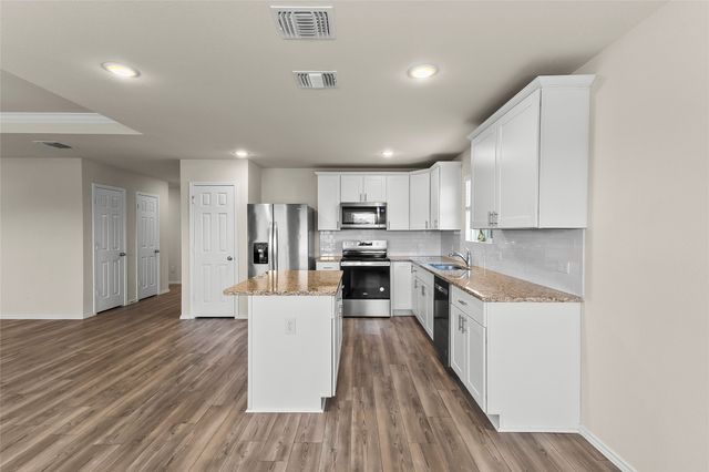 4652 Benham Drive, Fort Worth, TX 76036