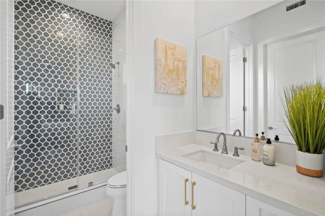 20133 Galway Ln, Porter Ranch, CA 91326