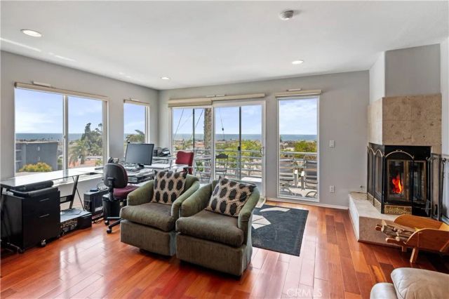 867 Aubrey Court 1, Hermosa Beach, CA 90254