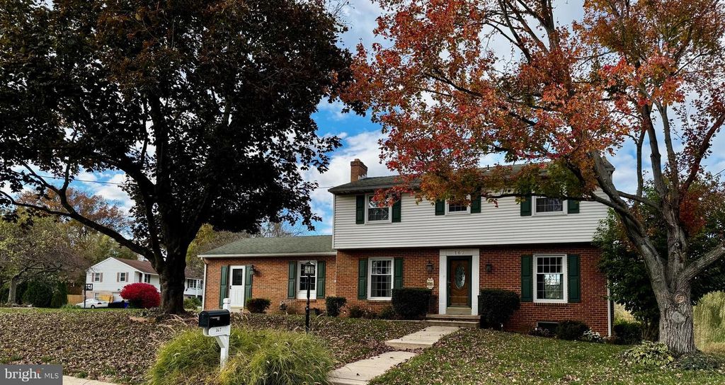 167 WALTER RD, York, PA 17402