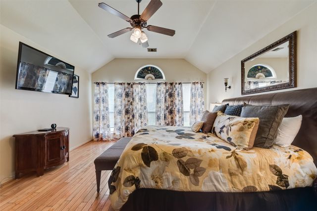711 Fox Glen Road, Lancaster, TX 75146