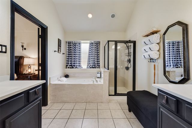 711 Fox Glen Road, Lancaster, TX 75146