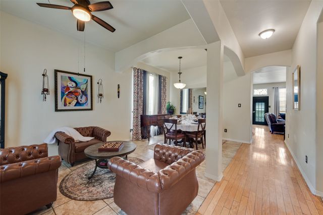 711 Fox Glen Road, Lancaster, TX 75146