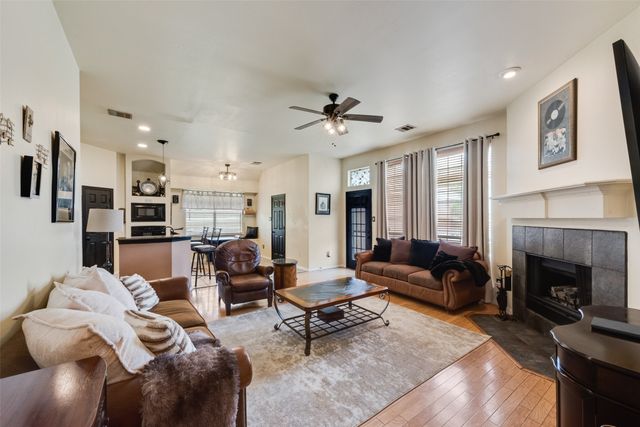 711 Fox Glen Road, Lancaster, TX 75146