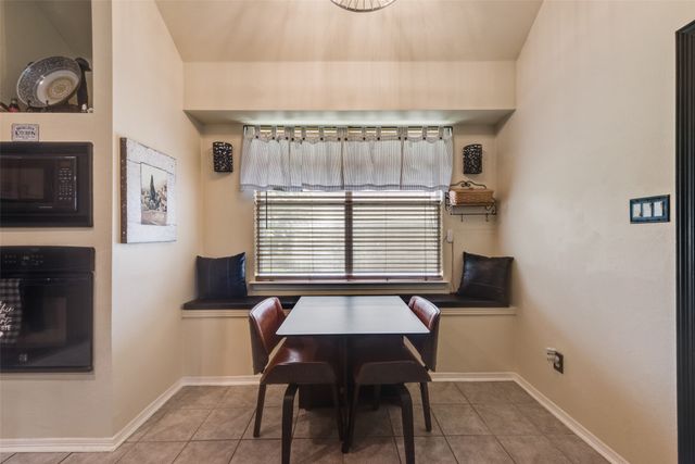 711 Fox Glen Road, Lancaster, TX 75146