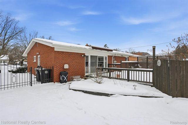 19978 Maplewood Street, Livonia, MI 48152