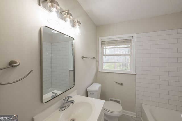 2058 River Road, Ellenwood, GA 30294