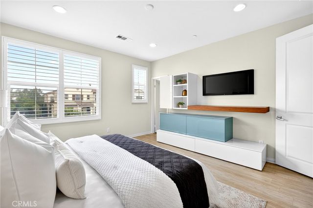 156 Capricorn, Irvine, CA 92618